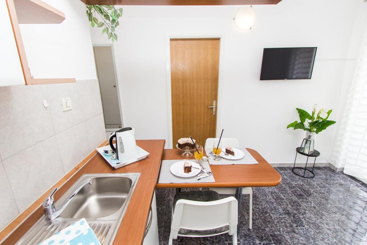 Apartmani Sanja 보디체 외부 사진
